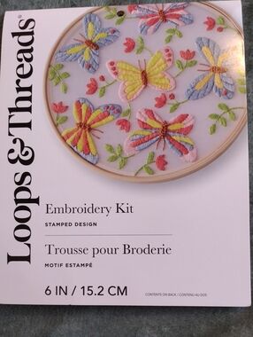 Loops & Threads Embroidery Kit - Butterfly Design in Pastel Colors